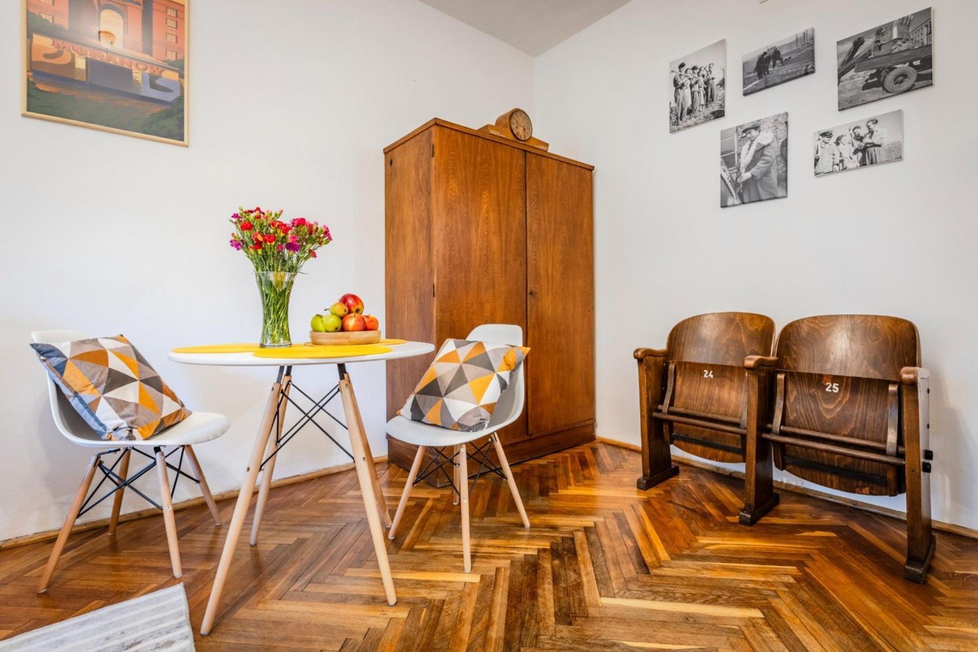 Na Muranowie - Mieszkanie Z Historia I In Muranow - A Flat With Warsaw History Экстерьер фото